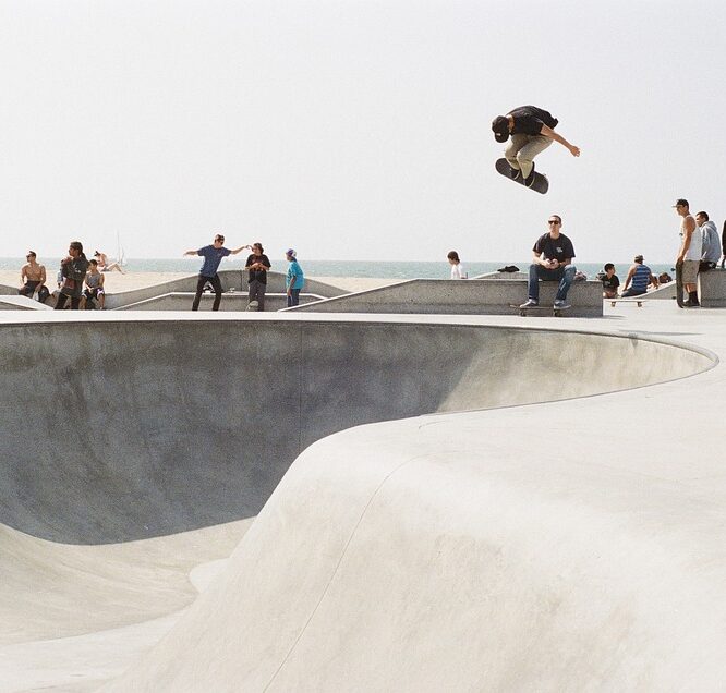 How to play SKATE on a skateboard